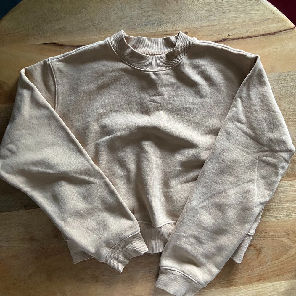 Aritzia TNA COZYAF Perfect Shrunken Crewneck Sweatshirt